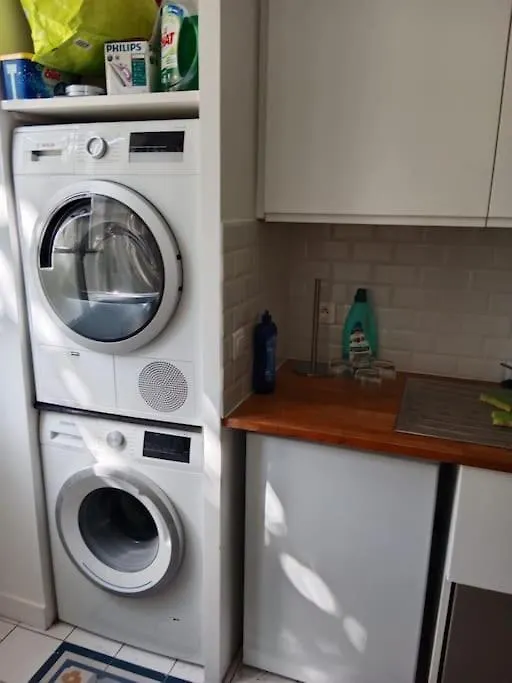 Apartment Appartement A 9 Min Du Palais De L'Elysee, Paris